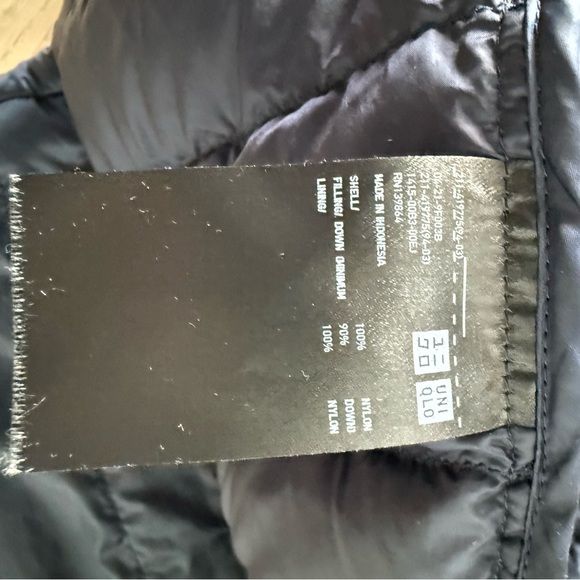 Uniqulo Ultra Light Down Navy Puffer Vest - Picture 4 of 4